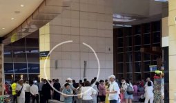 Мысыр әуежайында үстіне жарнама тақтасы құлап, қазақстандық көз жұмды