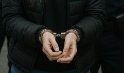"Зергерлік бұйымдар, тұрмыстық техника, көпбалалы отбасыға үй алып беру": Атырауда тағы бір блогер ұсталды