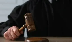 Астанада жасөспірімнен 20 млн теңге талап еткен 4 адам 10 жылға сотталды