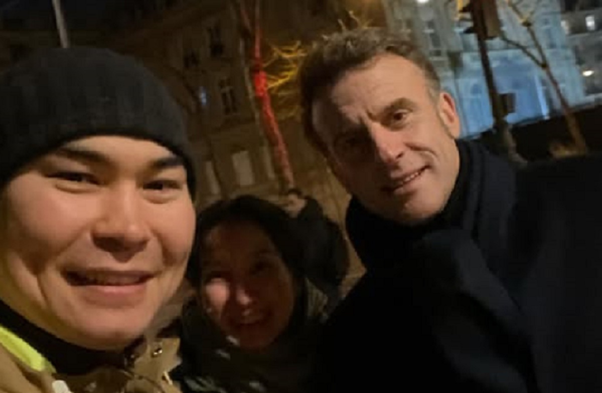 Қазақстандық тұрғын Франция президенті мен әлемге әйгілі актерді қалай жолықтырып жүр
